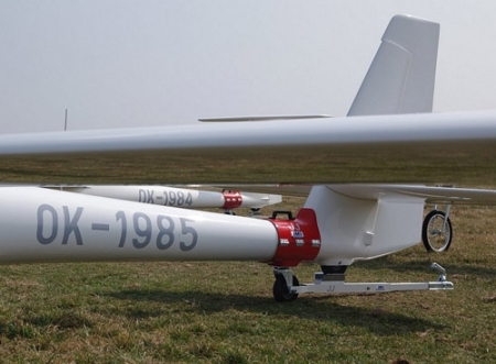 Barre de remorquage pour avions légers