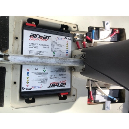 Jeu de batteries de démarrage pour avions DG
